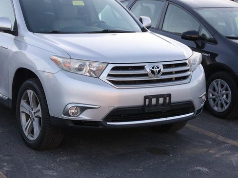 Used 2012 Toyota Highlander Limited w/ Tow Pkg image 2