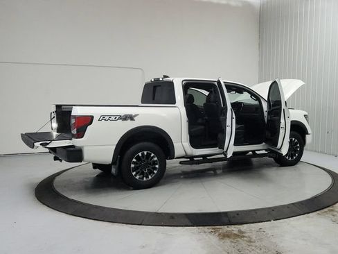 Used 2024 Nissan Titan PRO-4X w/ Pro-4x Convenience Package AWD/4WD image 15