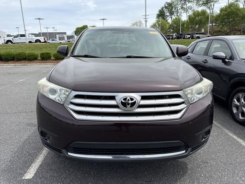 Used 2013 Toyota Highlander FWD image 3