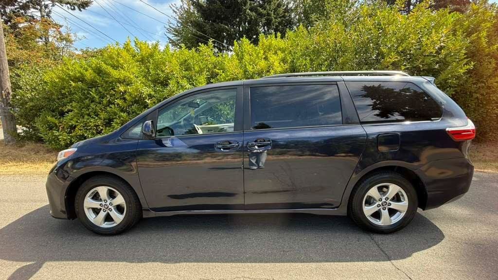 Used 2018 Toyota Sienna LE FWD image 10