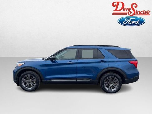 Used 2023 Ford Explorer XLT w/ Equipment Group 202A AWD/4WD image 10