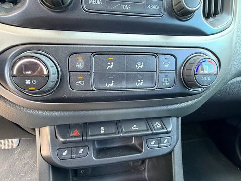 Used 2016 Chevrolet Colorado Z71 RWD image 11