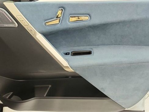 Used 2025 BMW iX xDrive50 image 24