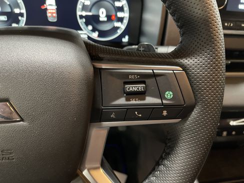 Used 2025 Mitsubishi Outlander SE image 21