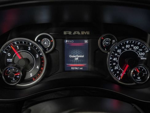 Used 2024 RAM 3500 Big Horn w/ Night Edition AWD/4WD image 18