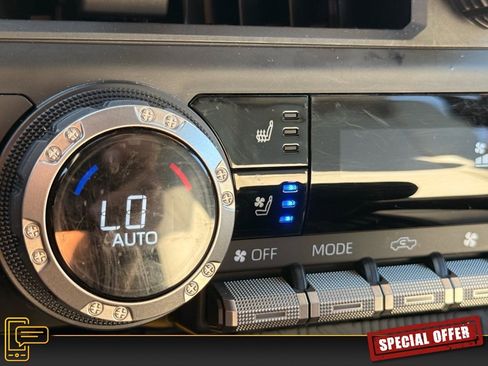 Used 2024 Toyota Tacoma 4x4 Double Cab image 23