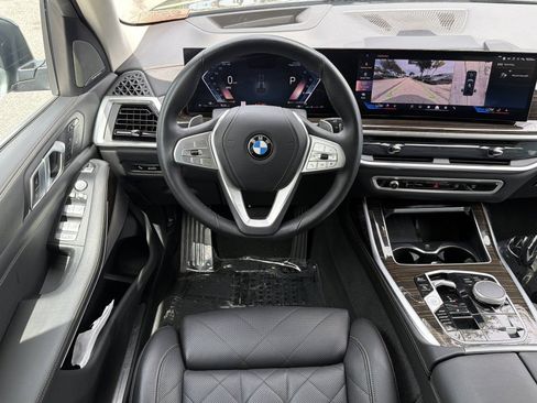 Used 2024 BMW X7 xDrive40i AWD/4WD image 16