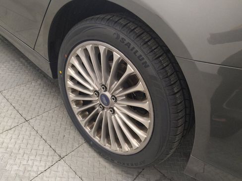 Used 2016 Ford Fusion Titanium AWD/4WD image 31