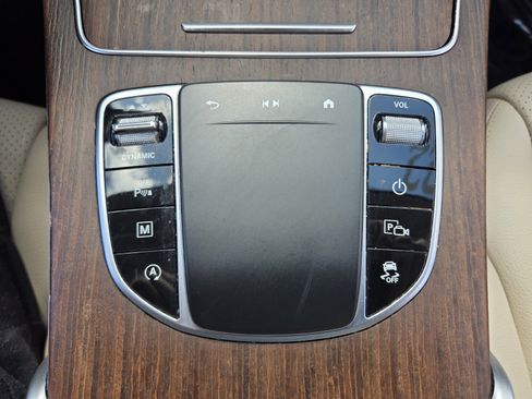 Used 2022 Mercedes-Benz GLC 300 4MATIC image 27