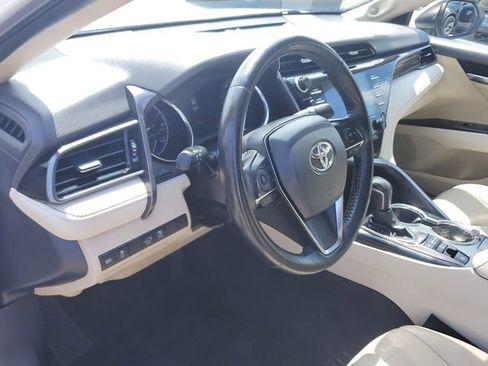 Used 2020 Toyota Camry XLE w/ Navigation Package FWD image 20