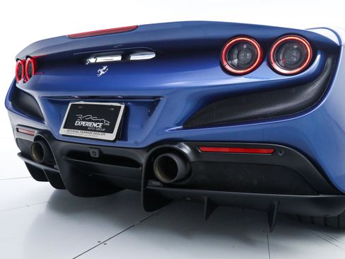 Certified 2023 Ferrari F8 Tributo RWD image 19