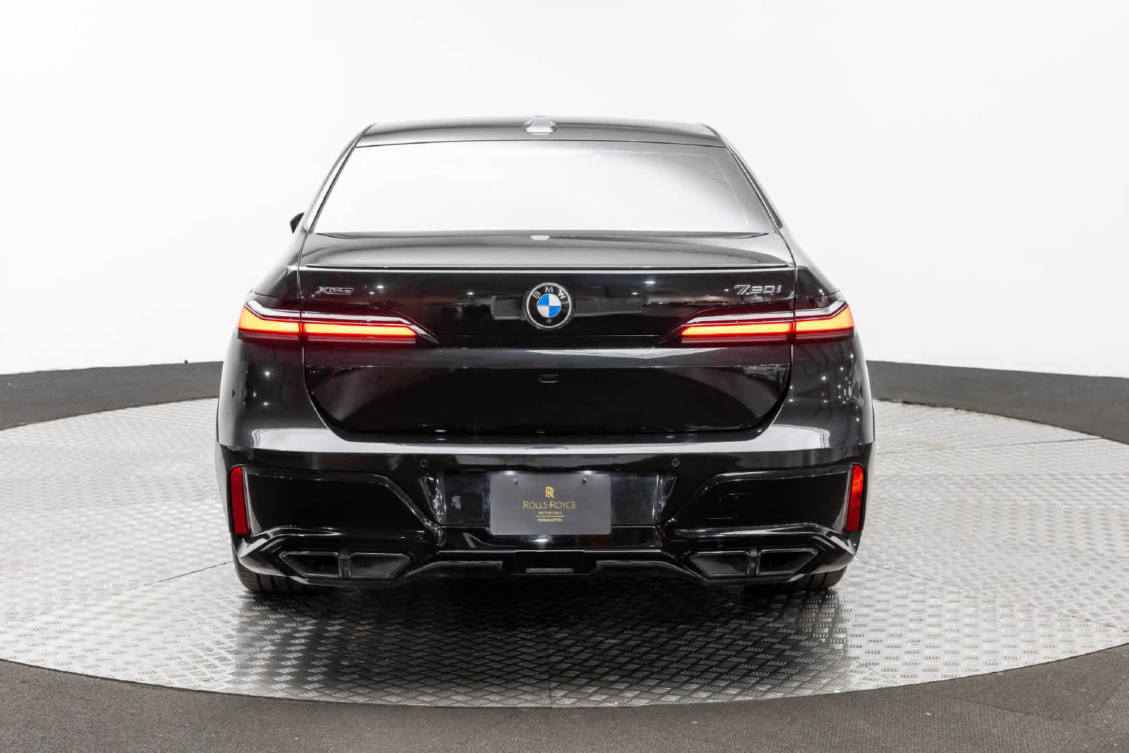 Used 2024 BMW 760i xDrive w/ Executive Package AWD/4WD image 1