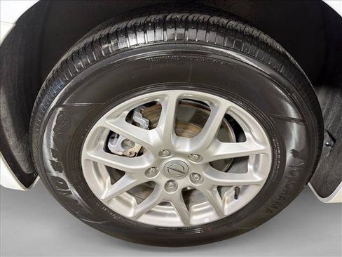 Used 2024 Chrysler Pacifica Touring-L FWD image 16