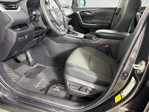 Used 2024 Toyota RAV4 XLE FWD image 9