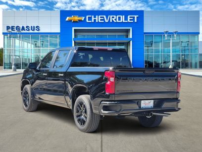 New 2026 Chevrolet Silverado 1500 Custom w/ LPO, Dark Essentials Package
