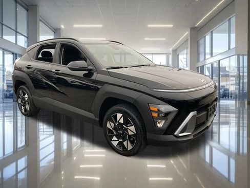 Certified 2024 Hyundai Kona SEL AWD/4WD image 2