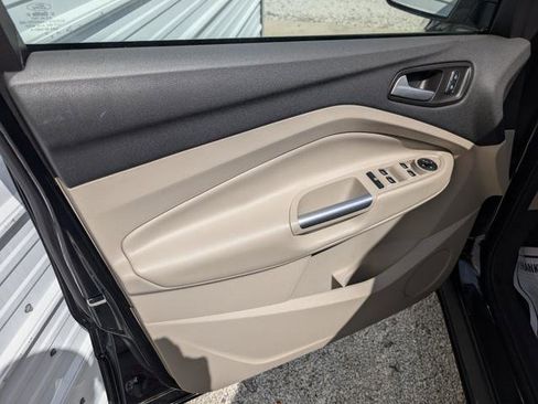 Used 2016 Ford Escape SE w/ SE Chrome Package image 6