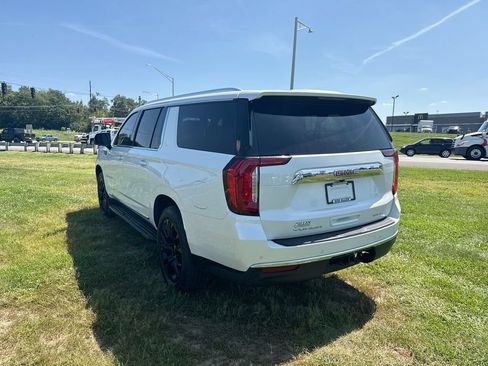 Used 2023 GMC Yukon XL SLT w/ SLT Luxury Package AWD/4WD image 12