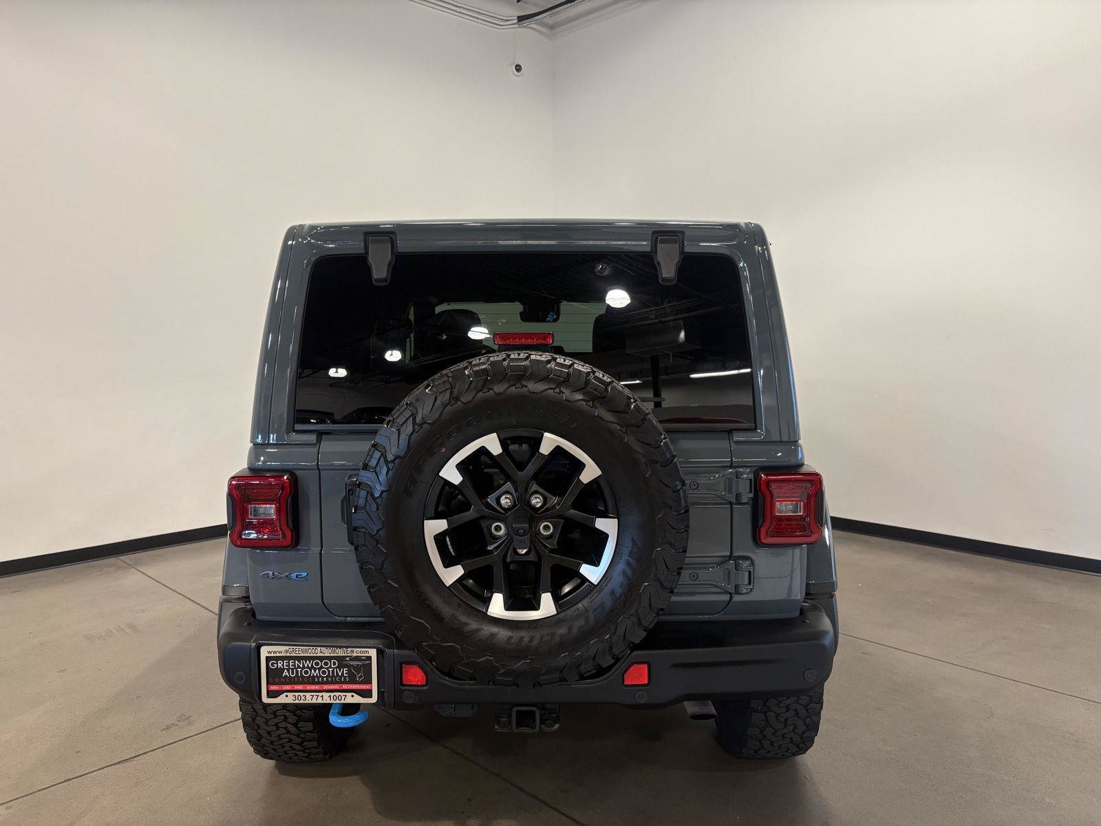 Used 2024 Jeep Wrangler Unlimited Rubicon 4xe AWD/4WD image 4