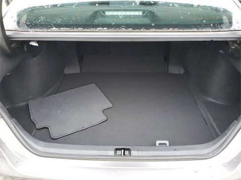 Used 2021 Toyota Camry LE image 9