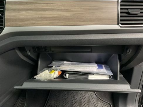 Used 2021 Volkswagen Atlas SEL Premium image 33