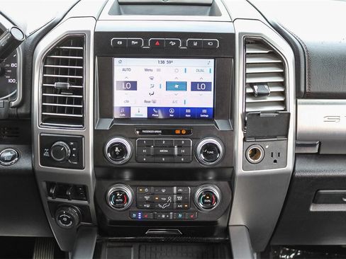 Used 2020 Ford F350 Platinum image 14