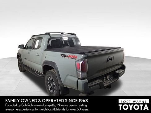 Used 2023 Toyota Tacoma TRD Off-Road w/ TRD Premium Off Road Package image 9
