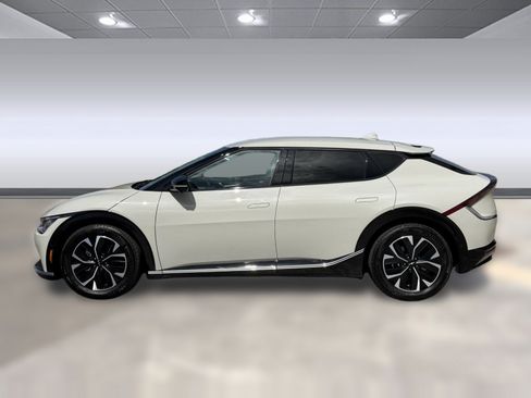 Used 2024 Kia EV6 Wind w/ Wind Technology Package AWD/4WD image 3