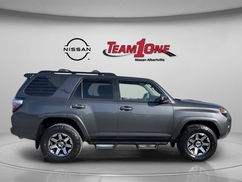 Used 2020 Toyota 4Runner TRD Off-Road AWD/4WD image 9