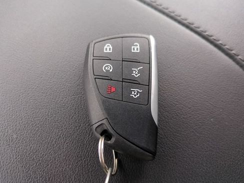 Used 2025 Chevrolet Suburban LT AWD/4WD image 35