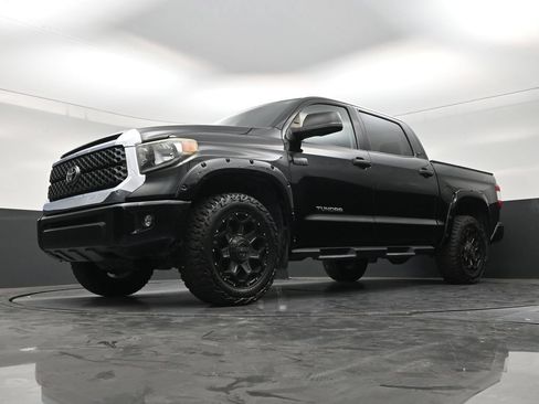 Used 2020 Toyota Tundra SR5 w/ SR5 Leather Package AWD/4WD image 20