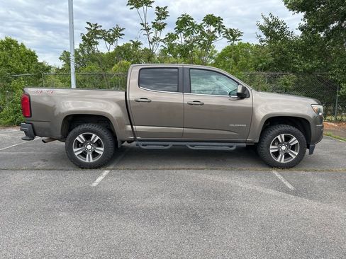 Used 2016 Chevrolet Colorado LT w/ LT Convenience Package image 2