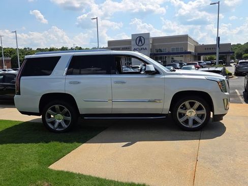 Used 2016 Cadillac Escalade Luxury RWD image 15