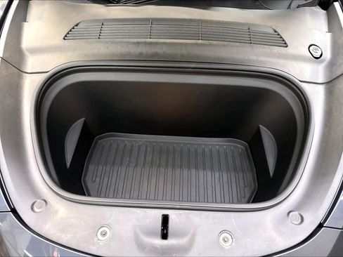 Used 2020 Tesla Model Y Long Range AWD/4WD image 34