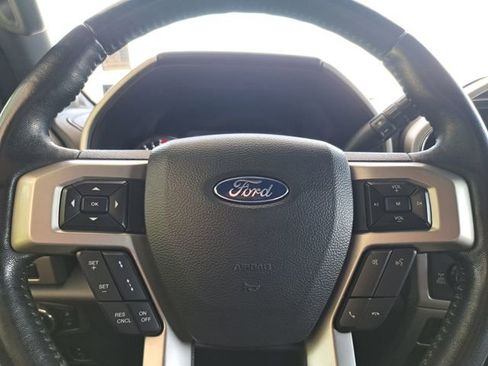 Used 2022 Ford F350 Lariat w/ Lariat Ultimate Package AWD/4WD image 9