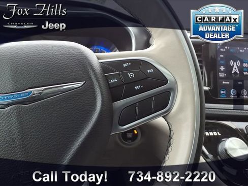 Used 2020 Chrysler Pacifica Limited image 20
