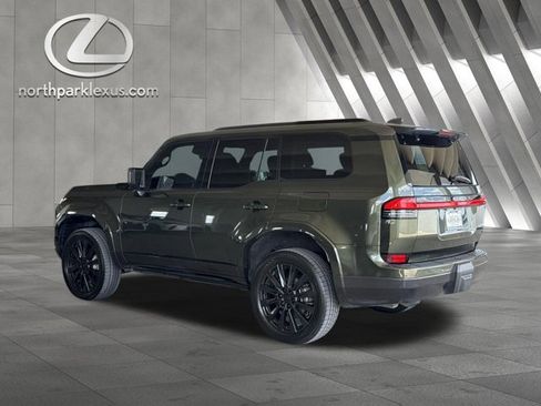 Certified 2024 Lexus GX 550 AWD/4WD image 2