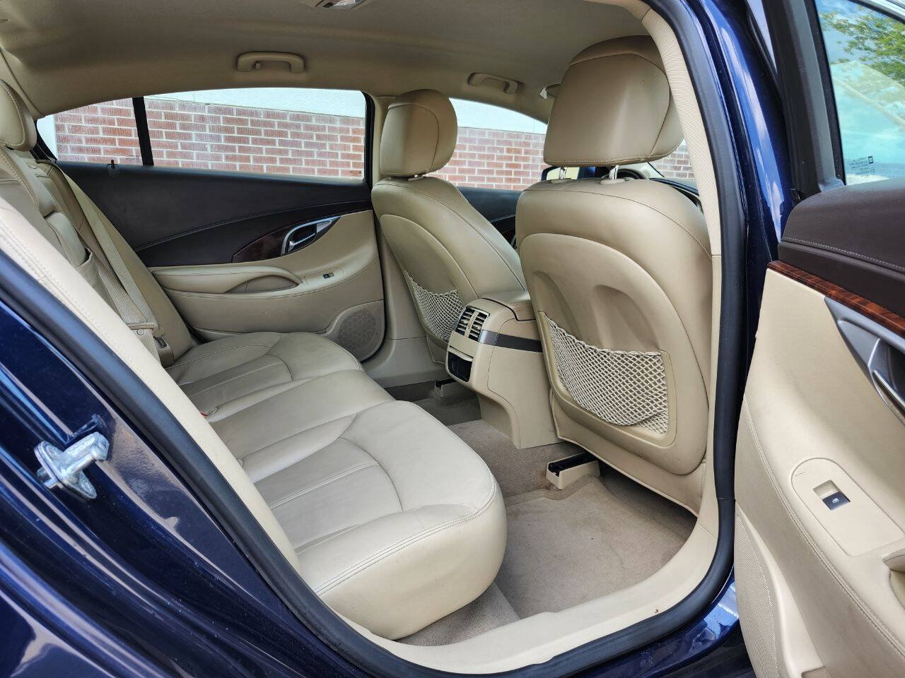 Used 2011 Buick LaCrosse CXL FWD image 9