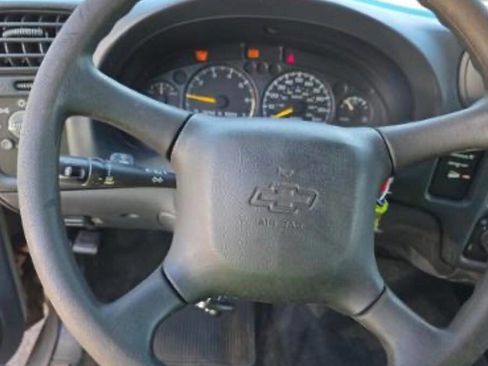 Used 2000 Chevrolet S10 Pickup LS w/ Preferred Equipment Group RWD image 13