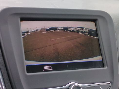 Used 2021 Chevrolet Equinox LS image 28