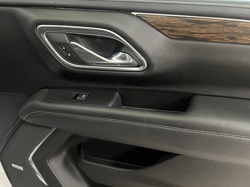 Used 2023 Chevrolet Suburban Premier image 57