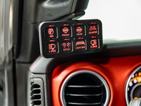 Used 2023 Jeep Gladiator Rubicon w/ Cold Weather Group image 75