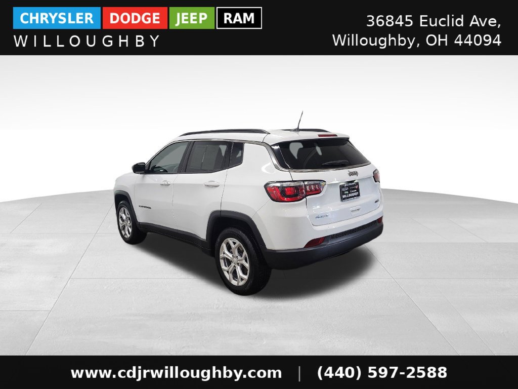 Used 2024 Jeep Compass Latitude AWD/4WD image 7