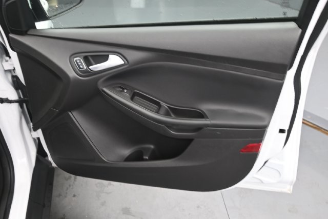Used 2017 Ford Focus SE FWD image 12