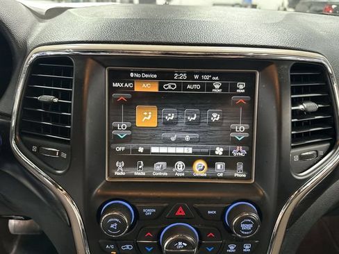 Used 2015 Jeep Grand Cherokee Altitude AWD/4WD image 24