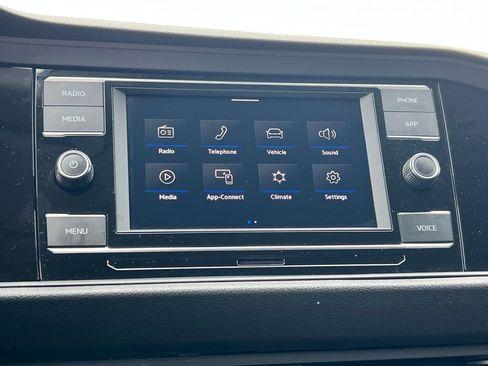 Used 2024 Volkswagen Jetta SE image 20