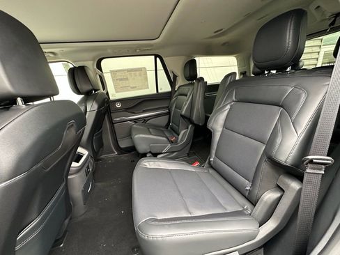 New 2026 Lincoln Navigator Reserve AWD/4WD image 19