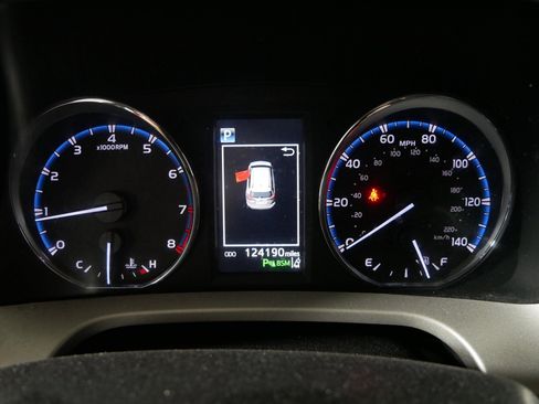 Used 2017 Toyota RAV4 Limited AWD/4WD image 21