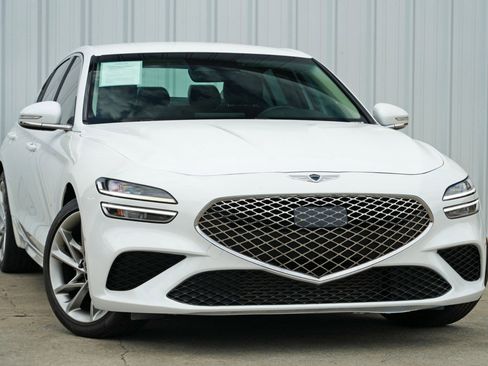 Used 2022 Genesis G70 2.0T image 2