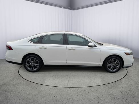 Used 2025 Honda Accord EX-L image 2